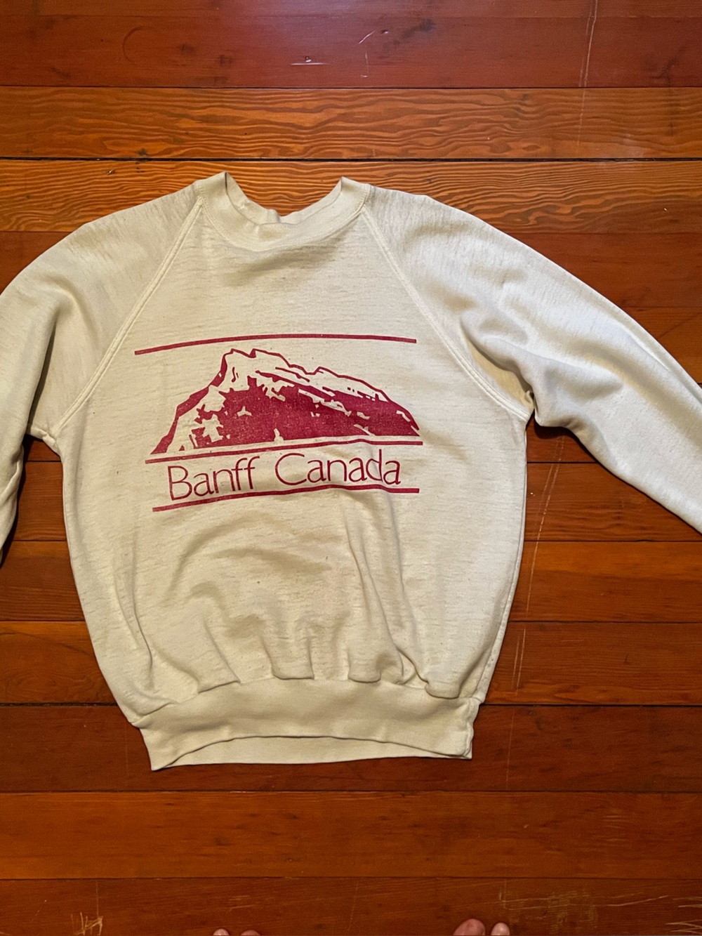 Vintage Banff Crewneck - Picture 3 of 3